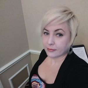 Meet your Posher, Adrienne